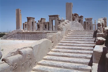 Die Treppe zum Tachara (Darius